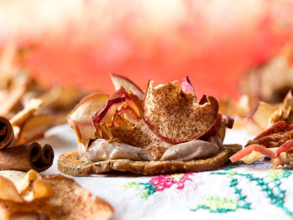 A Kii Fall Favourite - Cinnamon Dusted Apple Crisps